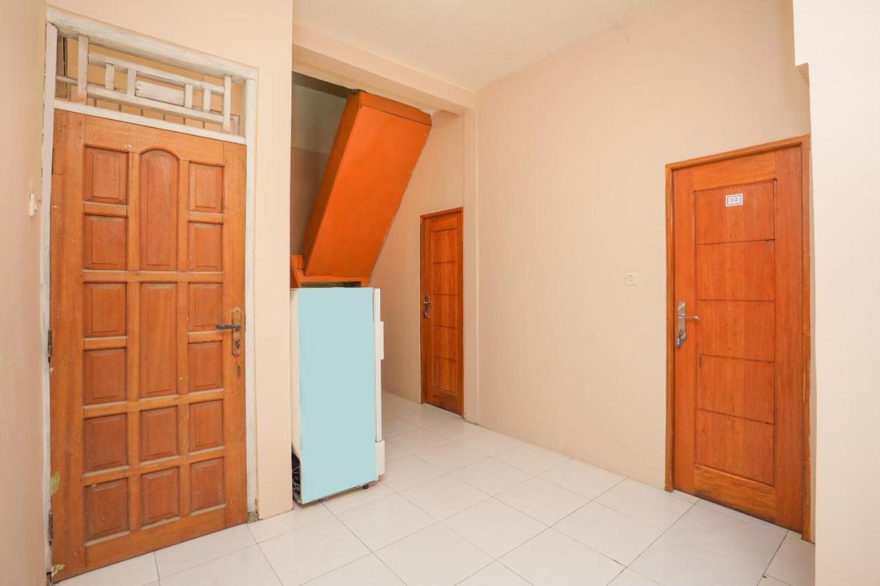 Oyo 2656 Az Zahra Residence Syariah Surabaya Exterior foto